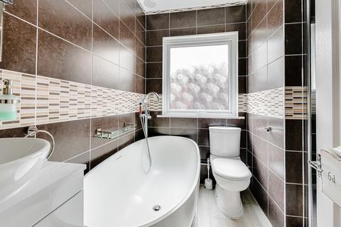 11 Burdett Avenue, Westcliff-on-sea, SS0 7JN