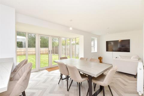 4 bedroom detached house for sale, Hegarty Way, Staplehurst, Tonbridge, Kent