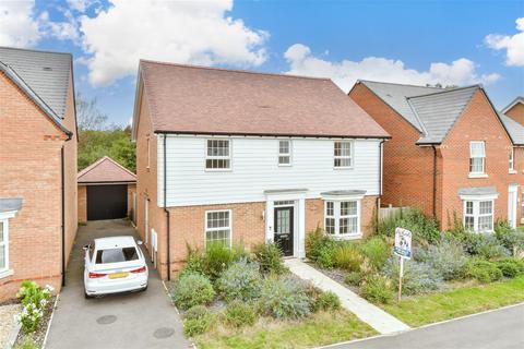 4 bedroom detached house for sale, Hegarty Way, Staplehurst, Tonbridge, Kent