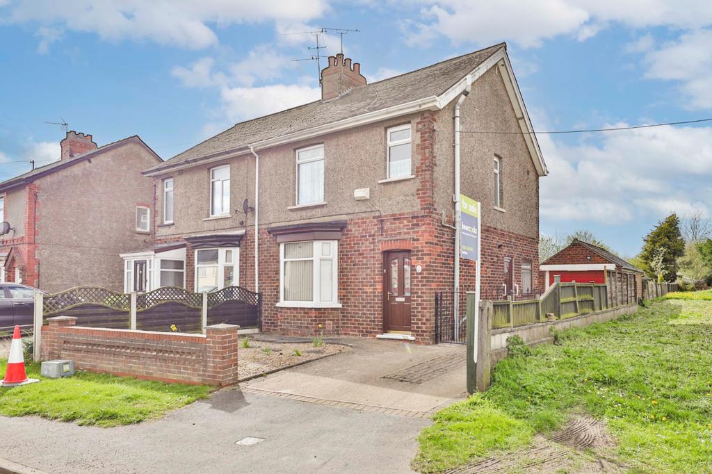 Northlands Road, Winterton, DN15 9UL 3 bed semidetached house £145,000