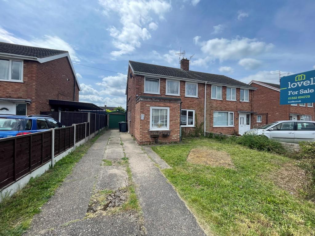 Hathersage Avenue, North Hykeham LN6 2 bed semidetached house for sale £170,000