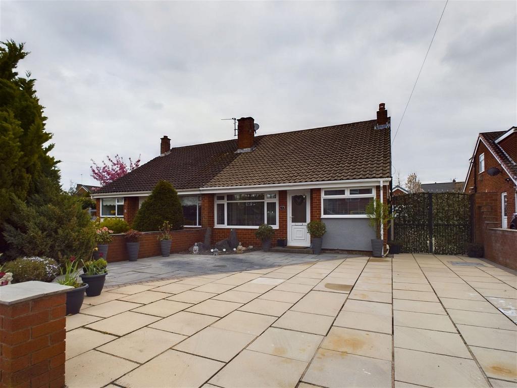 Ash Close, Ormskirk, Lancashire, L39 3PB 2 bed semidetached bungalow for sale £355,000