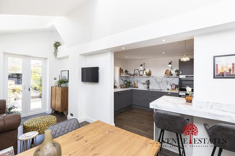 18 Gloucester Road, Boscombe, Bournemouth, BH7 6HY