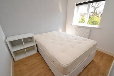 3 bedroom mews to rent, Lawnhurst Close, Cheadle Hulme, Cheadle, SK8 6RH