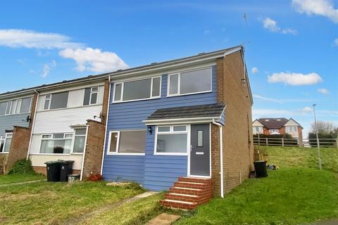 3 bedroom end of terrace house to rent, Bridport