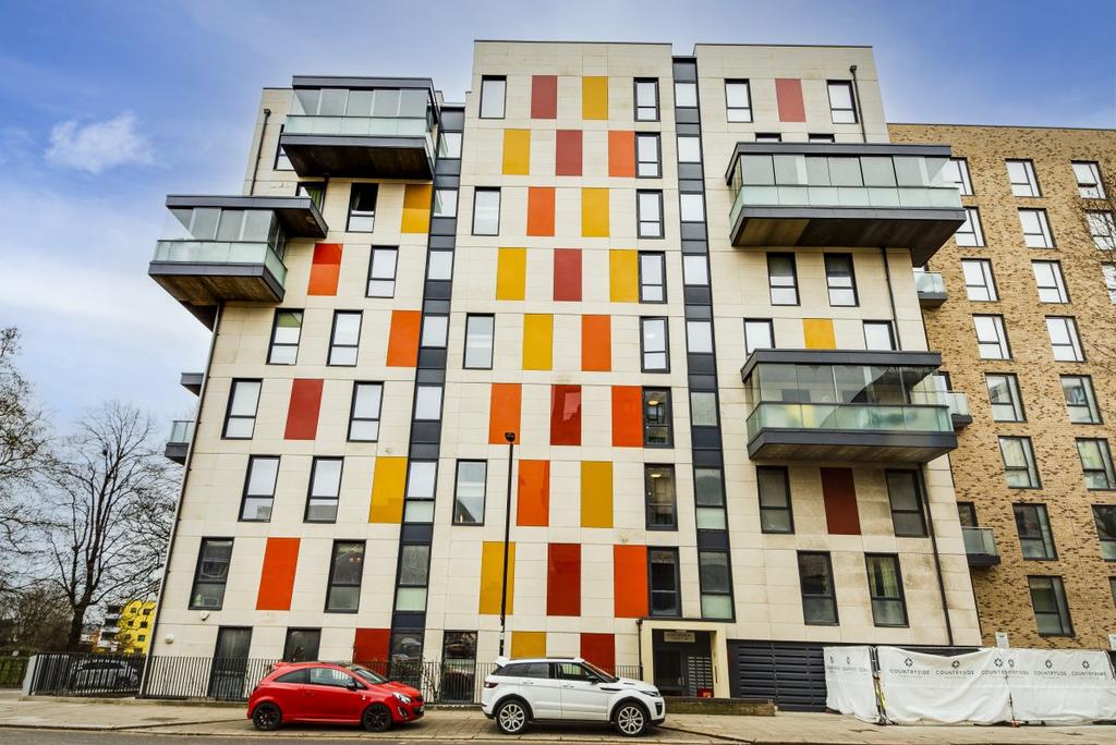 Herrick Court, Bollo Bridge Road, Acton 2 bed flat £2,000 pcm (£462 pw)