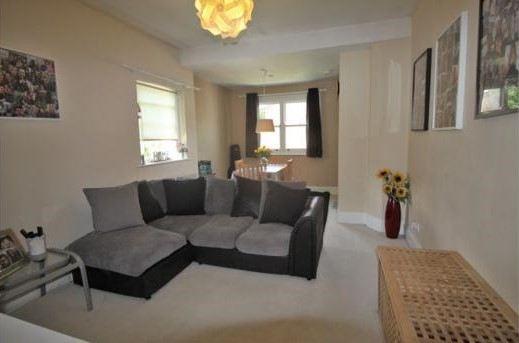 2 Bedroom Lovely Flat For Rent in Whincmore Hill