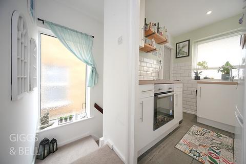 196 Birchen Grove, Luton, LU2 7TP