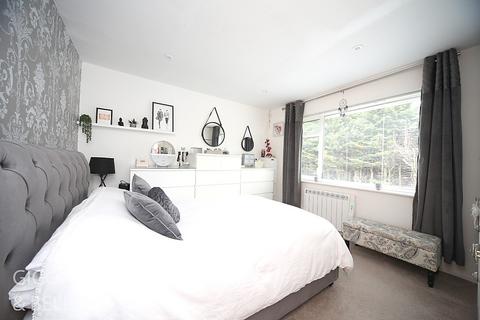 196 Birchen Grove, Luton, LU2 7TP