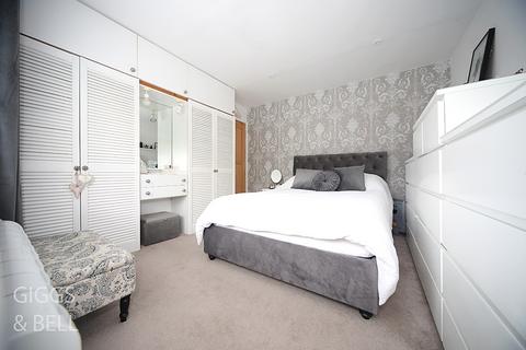 196 Birchen Grove, Luton, LU2 7TP