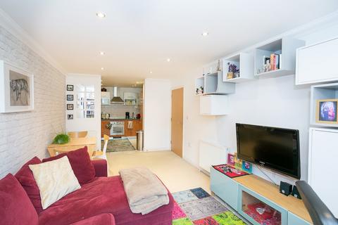 2 bedroom apartment for sale, London Road, Bushey, Hertfordshire, WD23