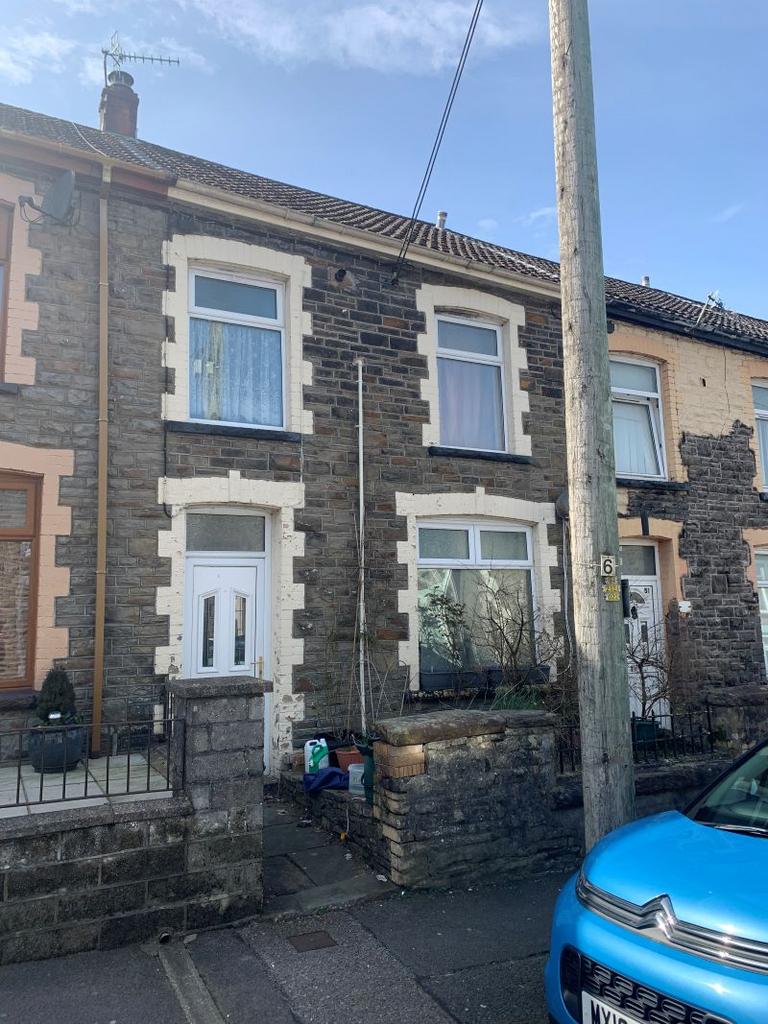 52 Brewery Street, Pontygwaith... 3 bed terraced house £45,000