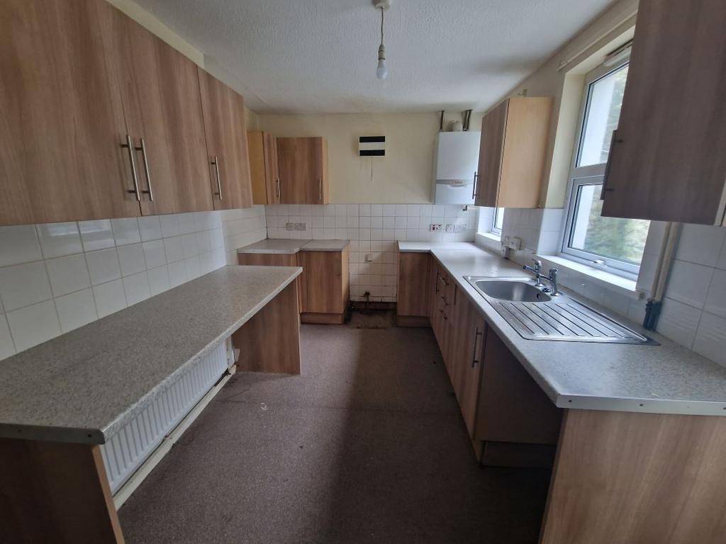 66 North Road, Ferndale, CF43 4RG 3 bed terraced house £33,000