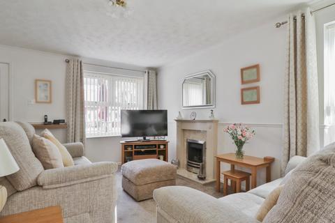 2 bedroom end of terrace house for sale - James Niven Court, Hull,  HU9 3AQ