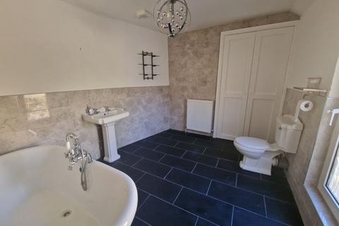 2 Clees Lane, Ystalyfera, Swansea, SA9 2BX
