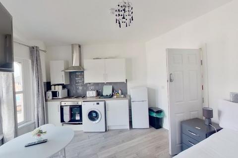 247 Penarth Road, Cardiff, CF11 6FS