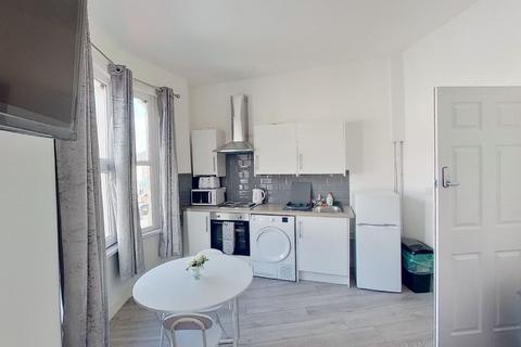 247 Penarth Road, Cardiff, CF11 6FS