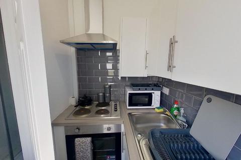 247 Penarth Road, Cardiff, CF11 6FS