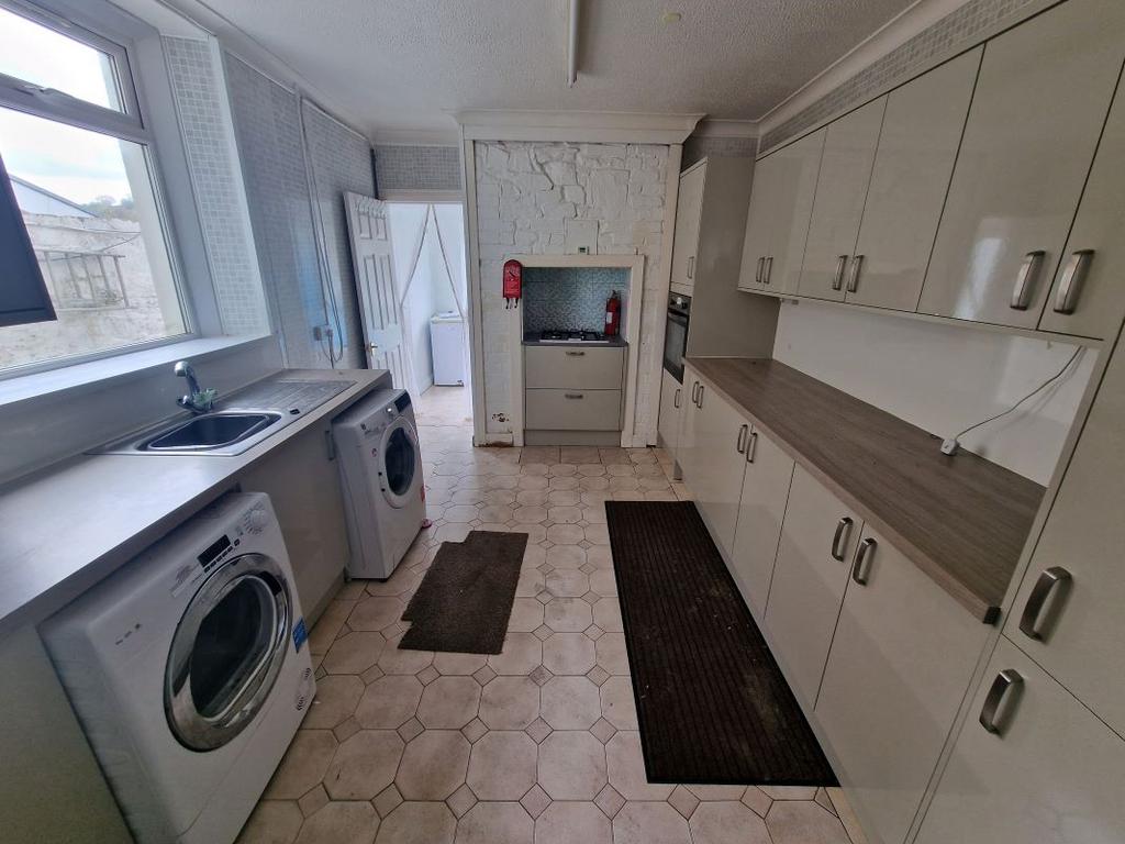 107 Thomas Street, Abertridwr... 3 bed terraced house £80,000