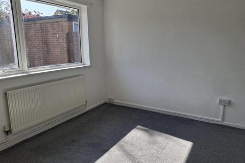 2 bedroom detached bungalow to rent, Cheltenham Close, Eastfield, Peterborough, Cambridgeshire. PE1 4EB