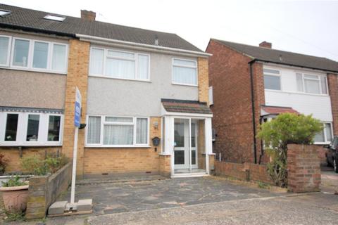 61 Birch Close, Romford, RM7 8ES
