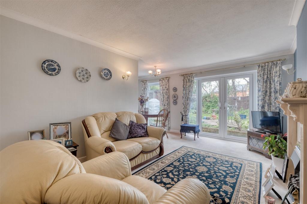 Dovecote Road, Bromsgrove, B61 7BP 3 bed semidetached house £269,995
