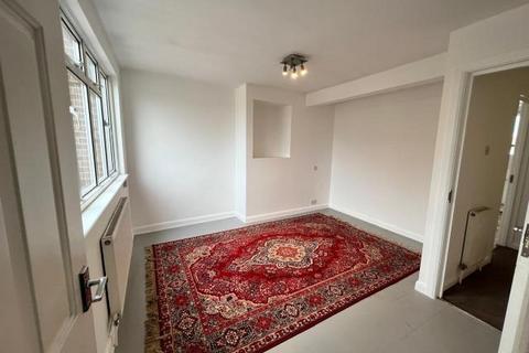 4 bedroom maisonette to rent, Surbiton,  Surrey,  KT6