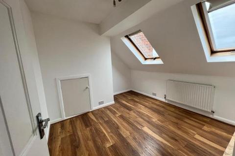 4 bedroom maisonette to rent, Surbiton,  Surrey,  KT6
