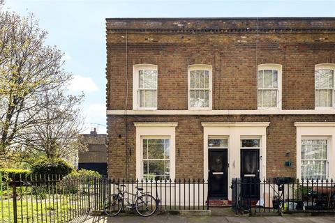 13a Carlton Square, London, E1 4EH