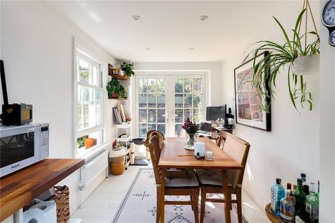 13a Carlton Square, London, E1 4EH