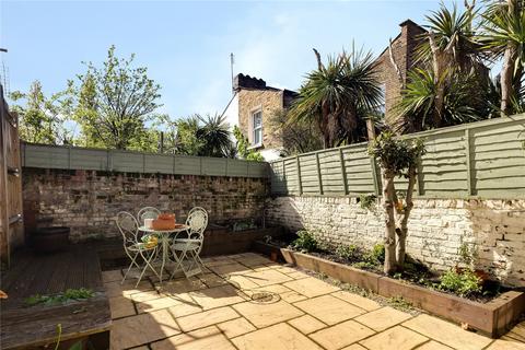 13a Carlton Square, London, E1 4EH