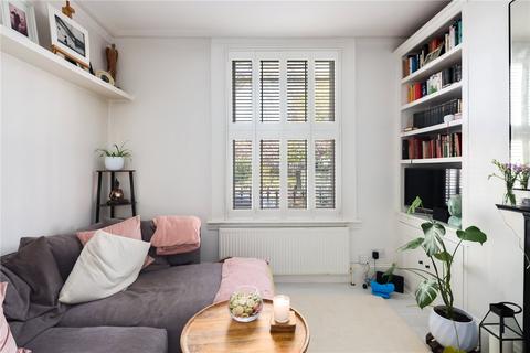 13a Carlton Square, London, E1 4EH