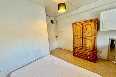 undefined, Holloway Road, London N7