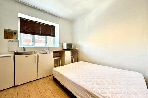 undefined, Holloway Road, London N7