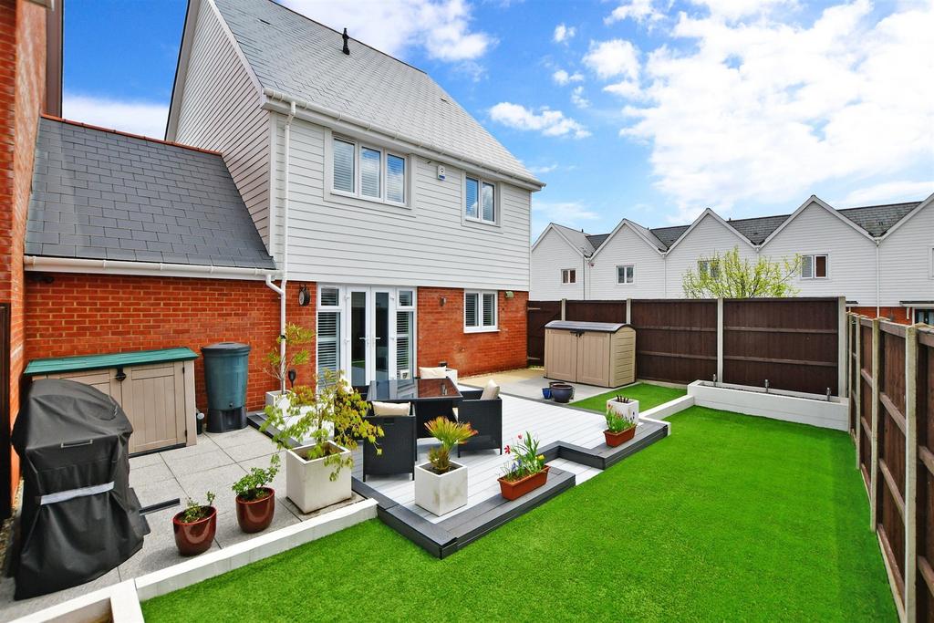 Matthews Close, Holborough Lakes, Snodland, Kent 4 bed detached house