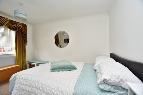 16 Mansel Drive, Rochester, ME1 3HX