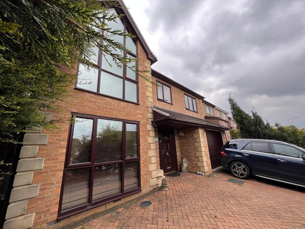 Clos Creyr Llantwit Fardre Pontypridd 4 bed detached house for sale