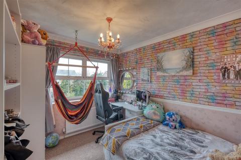 18 Amington Road, Shirley, Solihull, B90 2RF