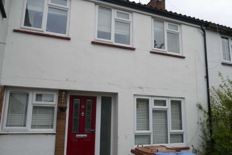 3 bedroom terraced house to rent, Bradshaws, Hatfield