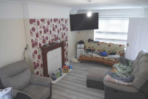 3 bedroom terraced house to rent, Bradshaws, Hatfield