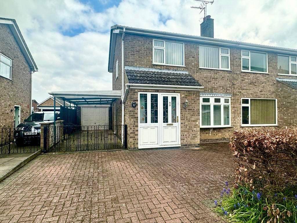 Finch Avenue, Oakham 3 bed semidetached house £249,950