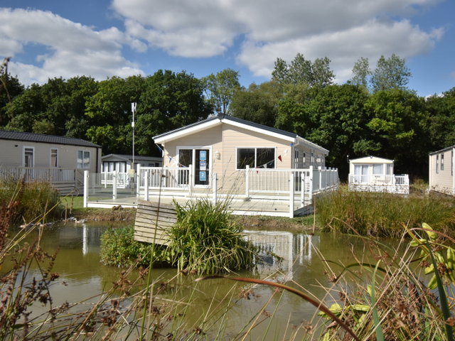 Hedley Wood   Lakeside   Luxury Lodge For Sale