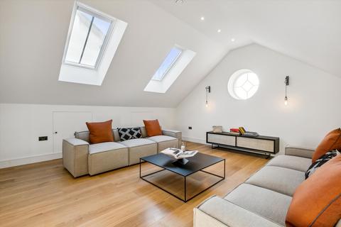 4 bedroom semi-detached house for sale, Park Hill, SW4