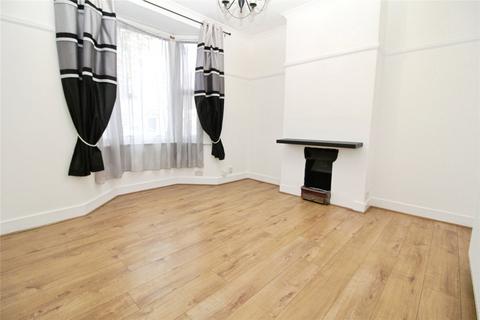 2 bedroom semi-detached house to rent, Malvern Road, Hornchurch, RM11