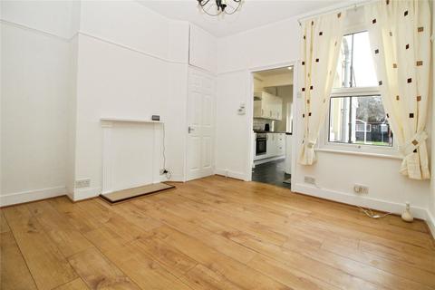 2 bedroom semi-detached house to rent, Malvern Road, Hornchurch, RM11