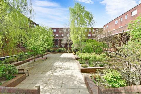 85 Tamar Square, Woodford Green, IG8 0EB