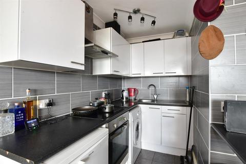 85 Tamar Square, Woodford Green, IG8 0EB