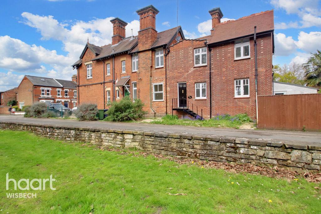 Kings Walk, Wisbech 3 bed end of terrace house for sale £224,950