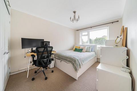 12 Woodstock Gardens, Beckenham, BR3 5BE