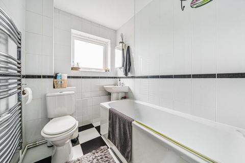 12 Woodstock Gardens, Beckenham, BR3 5BE
